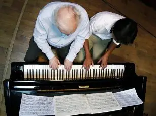 Marcia00_05_14_05Immagine001S